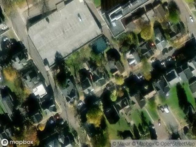 E 3rd St