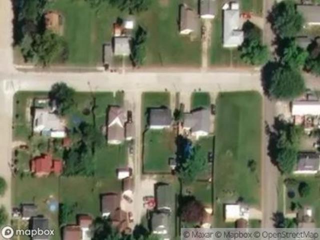 E 3rd St