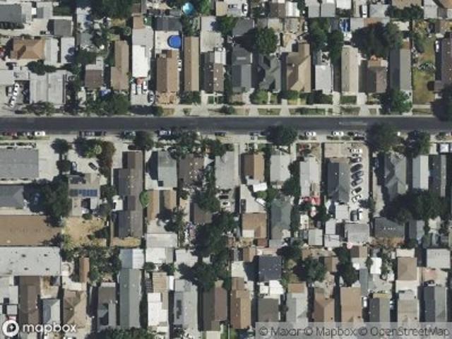E 48th Pl