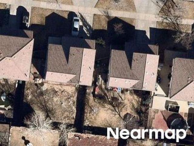 E 40th Ave