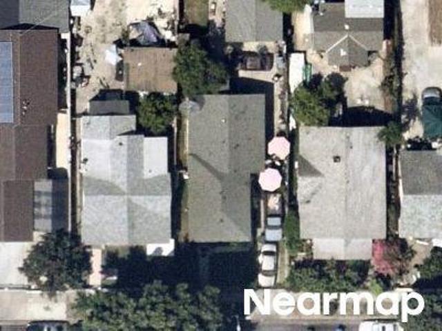 E 56th St