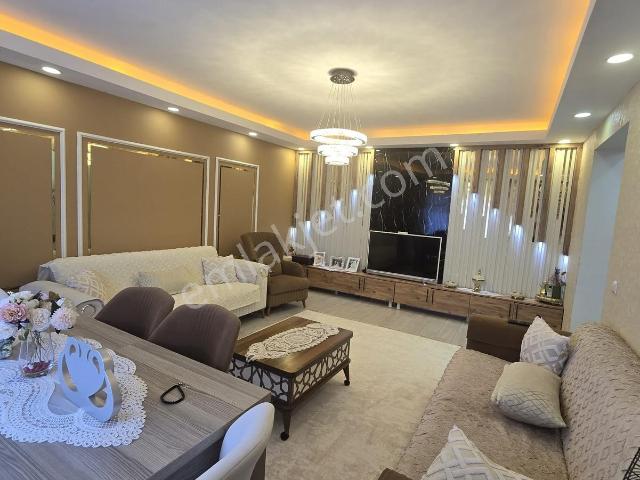 E 5 Metrobüse Yakın Mesafede 2+1 Full Yapılı Satılık Daire