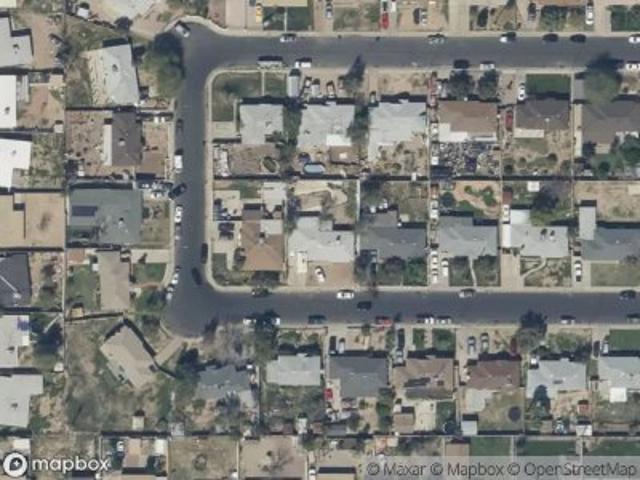 E 7th Dr