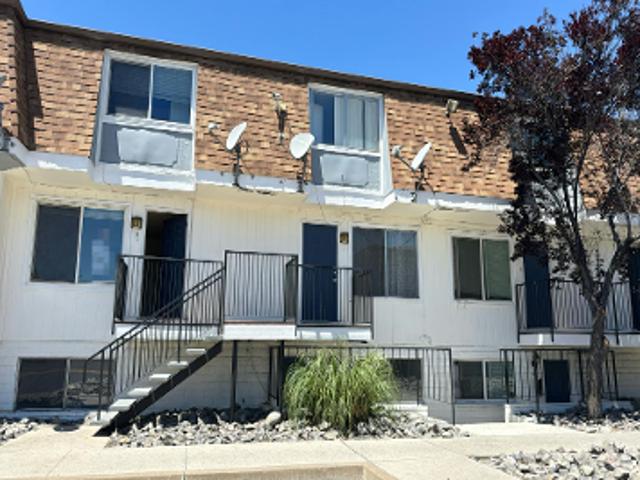 E 9th St Unit 5