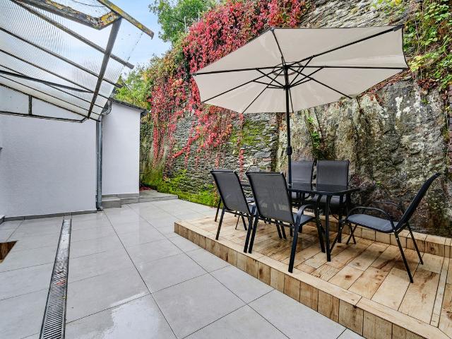 EC Apartments: 1 bedroom + open sleeping area | Kitchen | Terrace | Air conditioning, Solingen Amsterdam Apartments for Rent