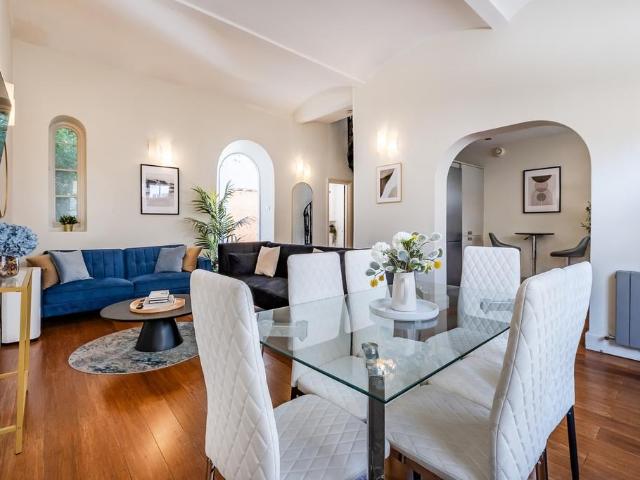 Eccleston Square Mews London SW1V 3 bed mews to rent £6,750 pcm £1,558 pw