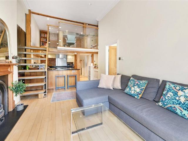Eccleston Square, London, SW1V 2 bed flat to rent £3,900 pcm £900 pw