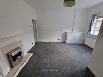 Eccles, Manchester M30, 2 bed flat to rent, £950 pcm | PrimeLocation