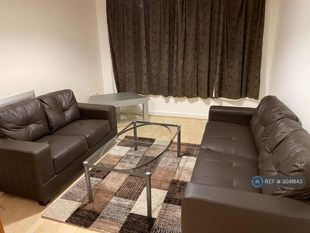 Eccles New Road, Manchester, Salford, M5 2 bed flat to rent £1,000 pcm £231 pw