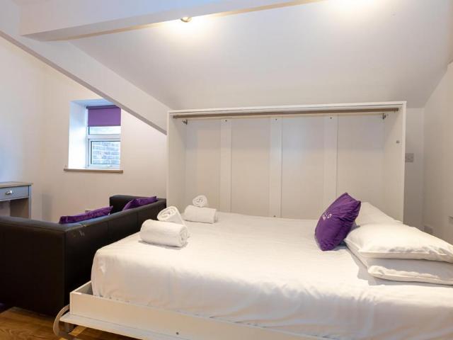 Eccles New Road, Salford, M5 4UD, United Kingdom | 1 bed apartment for rent #139621543 | Rentberry