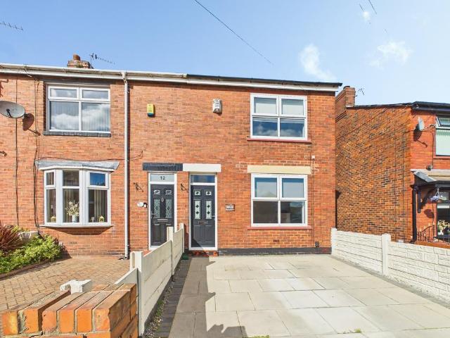 Eccles Road, Orrell, WN5 2 bed terraced house to rent £850 pcm £196 pw