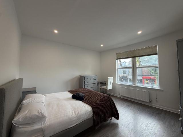 Ecclesall Road, Sheffield S11 3 bed apartment to rent £1,195 pcm £276 pw
