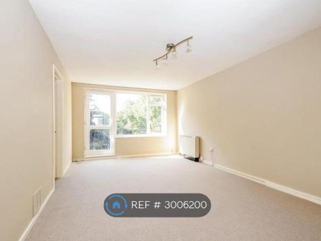 Eccleshill, Bromley BR2, 2 bed flat to rent, £1,650 pcm | PrimeLocation
