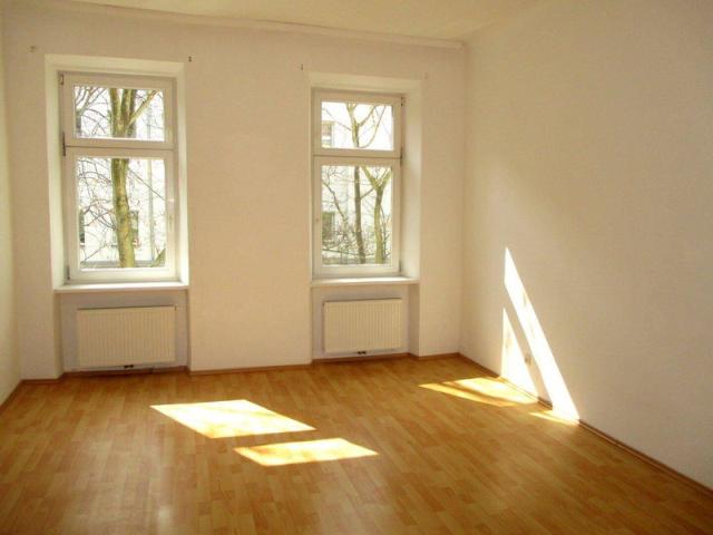 Echte 5 er WG mit zusätzlichem Gemeinschaftsraum und extra Küche