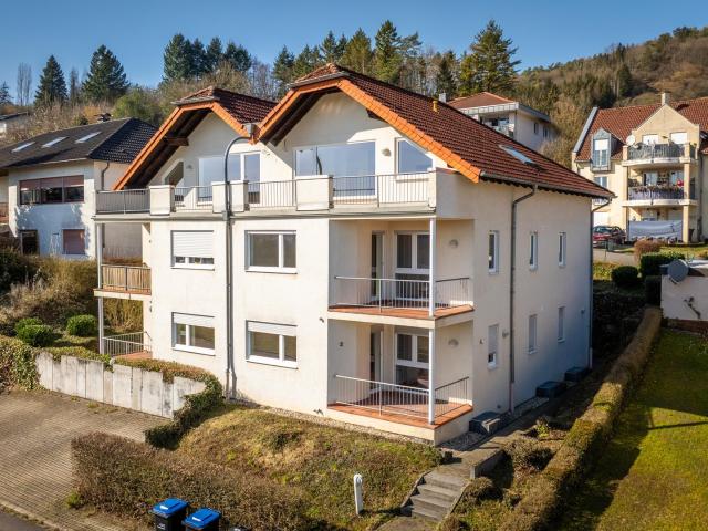 Echternacherbrück schöne renovierte 3 ZKB Wohnung beste Lage!