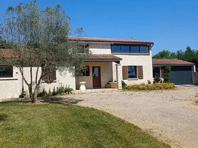 Echallat 16170 Achat / Vente maison 7 pièces t7 piscine terrasse