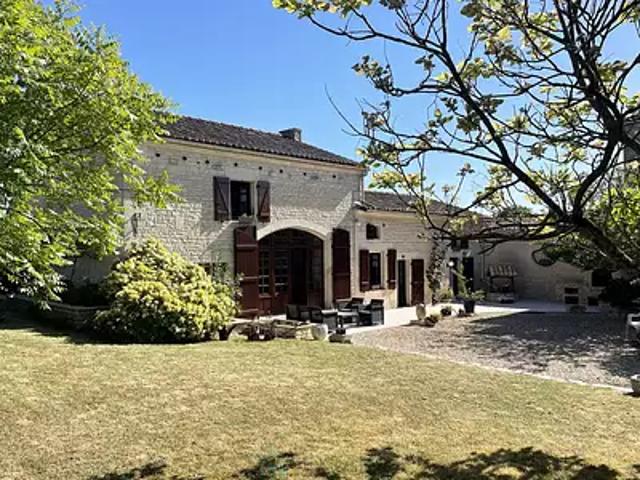 Echallat 16170 Achat / Vente maison 4 pièces t4 terrasse