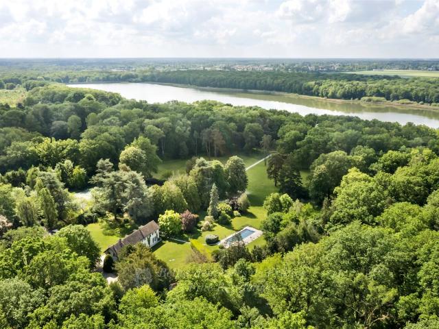 Échappée belle à 40 min de Paris 705m² Le Perray en Yvelines