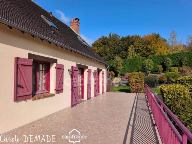 ECHAUFFOUR 61 A vendre maison familiale de 188 m² – 5 chambres – Grand sous sol total aménageable – Jardin paysagé – Secteur calme
