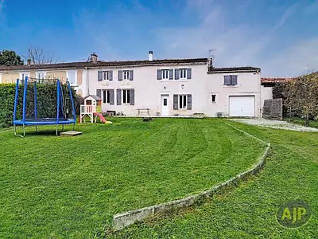 Echebrune 17800 Achat / Vente maison 5 pièces t5 au dernier étage cave