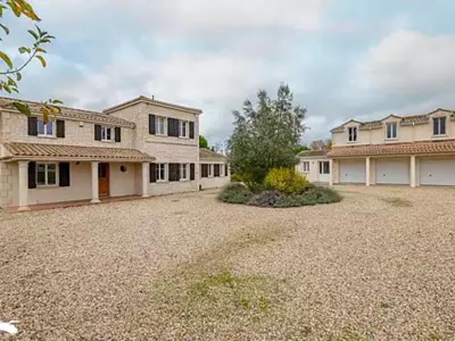 Echebrune 17800 Achat / Vente maison 8 pièces t8 parking