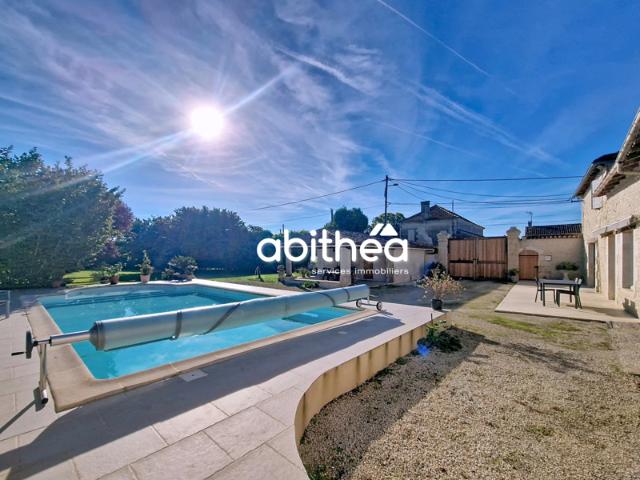 ECHEBRUNE | CHARENTAISE RÉNOVÉE | 4 CHAMBRES | 211m2 HAB | T