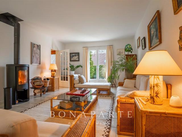 Échenevex – Maison Familiale Dans Un Environnement Recherché 157m² Echenevex