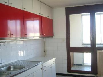 echirolles: 14 rue georges méliès dans nouveau centre, agréable 3p+cuisine avec éléments de rangements.