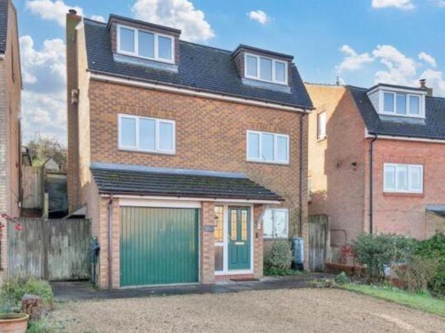 Echo Hill, Royston, 4 Bedroom Detached