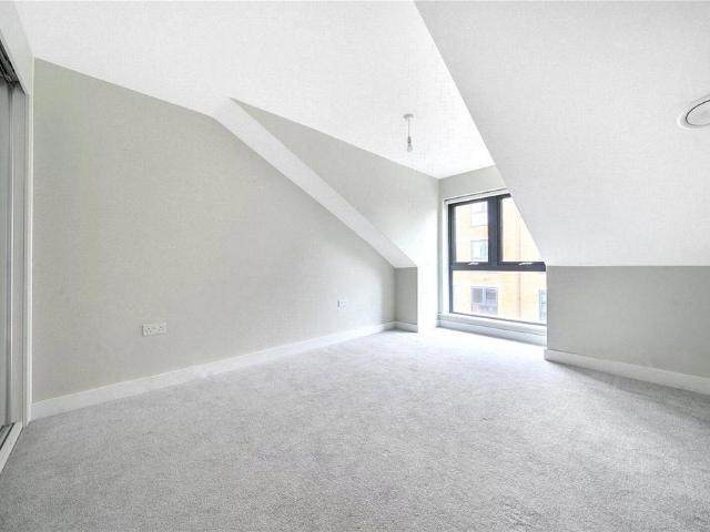 Echo Walk, Newbury, Berkshire, RG14 2 bed terraced house to rent £1,740 pcm £402 pw