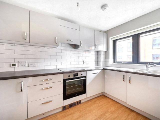 Echo Walk, Newbury, Berkshire RG14, 2 bed flat to rent, £1,650 pcm | PrimeLocation