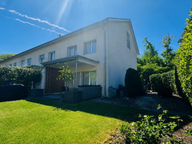 Eck Einfamilienhaus im Baurecht mit Garten, Hobbyraum und Einstellhallenplatz