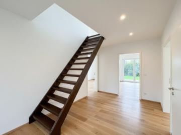 Eckgrundstück mit Einfamilienhaus