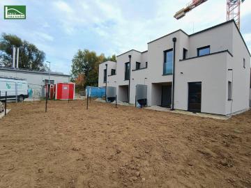 Eckreihenhaus mit tollen Außenflächen Stadt trifft Natur Eigengarten mit Terrasse + 2 Balkone!