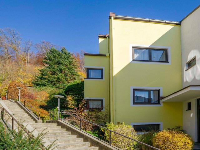 Eckreihenhaus mit Einfamilienhauscharakter in zentrumsnaher Aussichtsslage