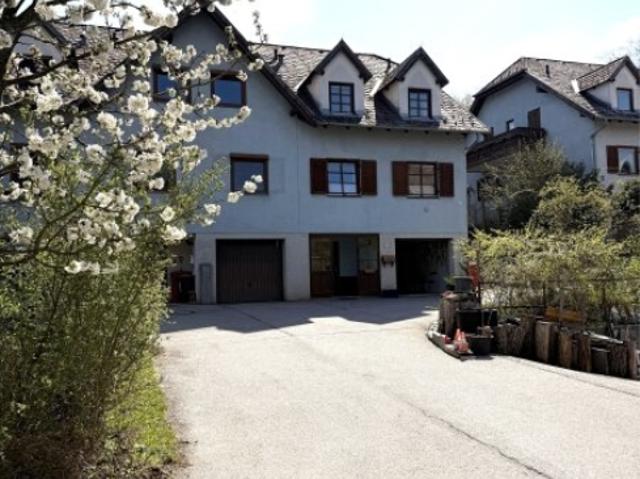 Eckreihenhaus mit großem Garten in Ruhelage