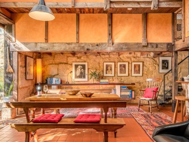 Eclectic, iconic beauty in great location: Fully furnished, utilities included, character home with history, South Fremantle Med. 3 month rental