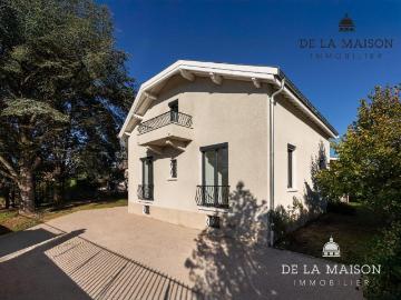 Ecully Maison Familiale 979m 206m² Ecully
