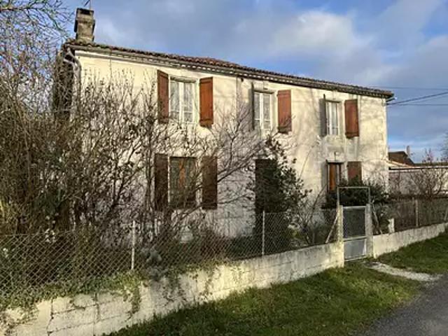 Montbron 16220 Achat / Vente maison 4 pièces t4 parking