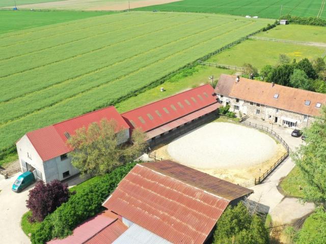 Ecurie de propriétaires avec logements sur 15 ha 395m² Coulommiers