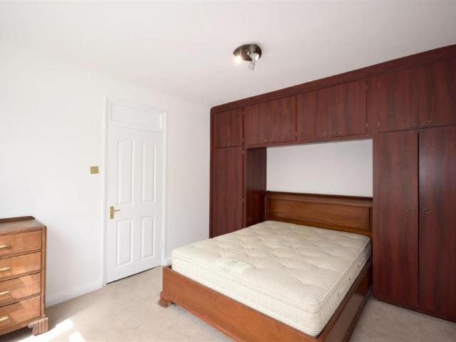 Eamont Street, Regents Park, London 3 bed house share to rent £1,300 pcm £300 pw
