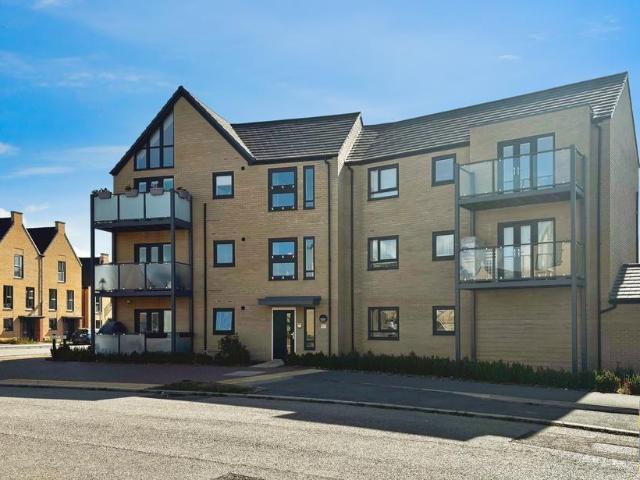 Eagle Way, Cambridge, CB24 2 bed apartment to rent £1,350 pcm £312 pw