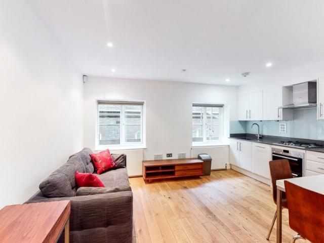 Eagle Court, EC1M Studio to rent £2,300 pcm £531 pw