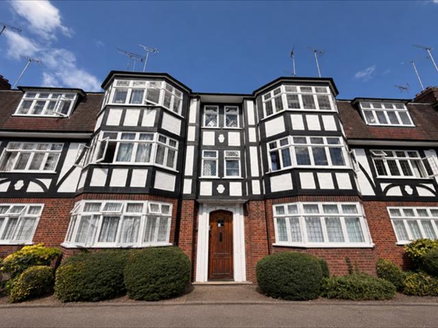Eagle Court, Hermon Hill, Wanstead, E11 2 bed apartment to rent £2,095 pcm £483 pw