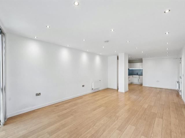 Eagle Heights, Waterside Way, London N17, 3 bed flat to rent, £2,800 pcm | PrimeLocation