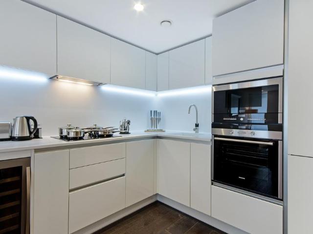Eagle Point, City Road, Old Street, EC1V 2 bed flat to rent £3,400 pcm £785 pw