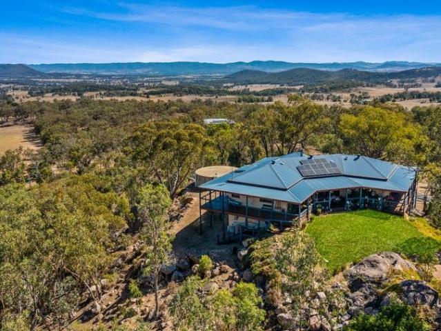 SWEEPING MUDGEE VALLEY VIEWS