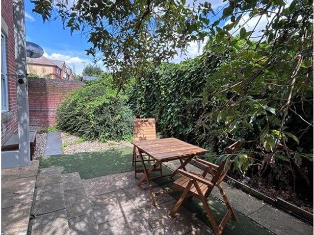Eaglegate, Colchester CO1, 2 bed flat to rent, £1,250 pcm | PrimeLocation