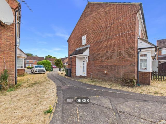Eaglesthorpe, Peterborough PE1, 2 bed terraced house to rent, £875 pcm | PrimeLocation