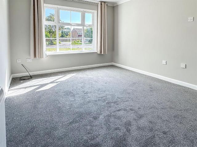 Eagles Chase, Littlehampton BN17, 1 bed end terrace house to rent, £1,150 pcm | PrimeLocation